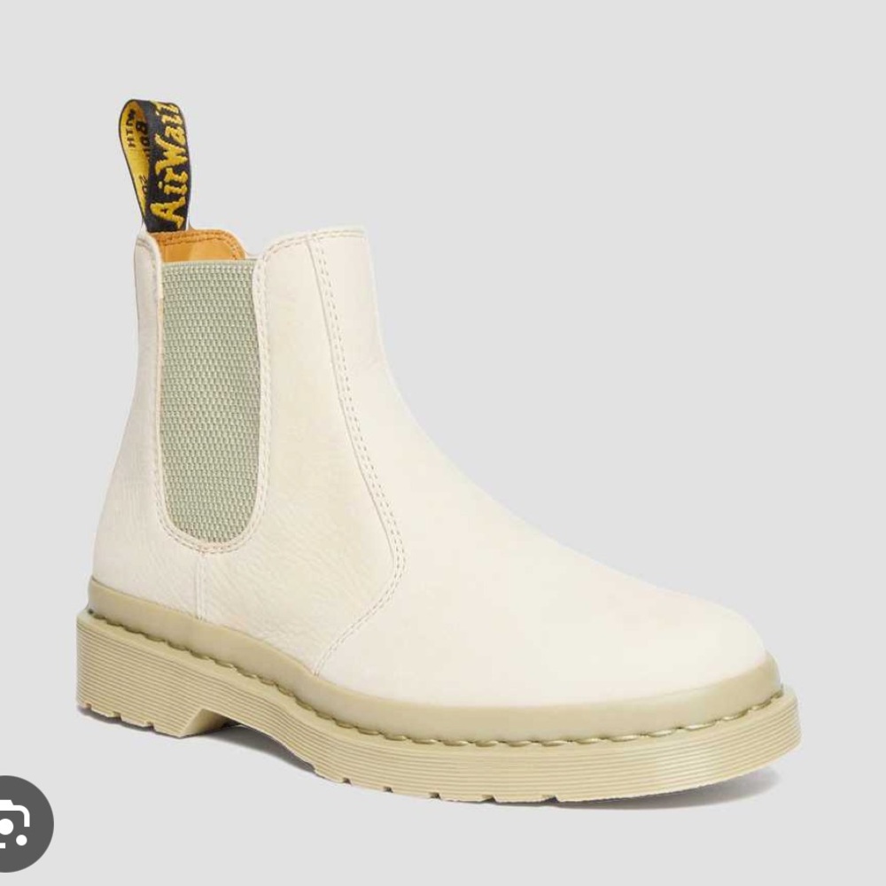 Dr Marten Chelsea boot